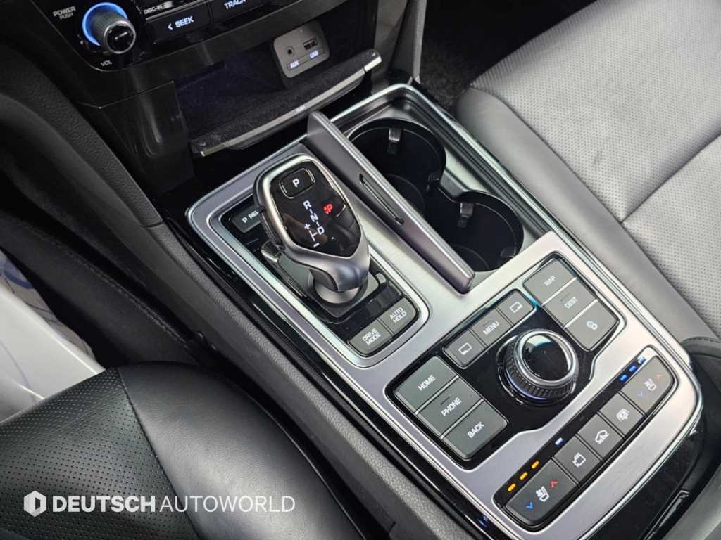 Hyundai Equus — photo 09