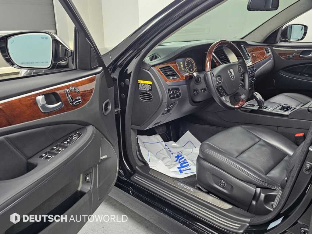 Hyundai Equus — photo 11