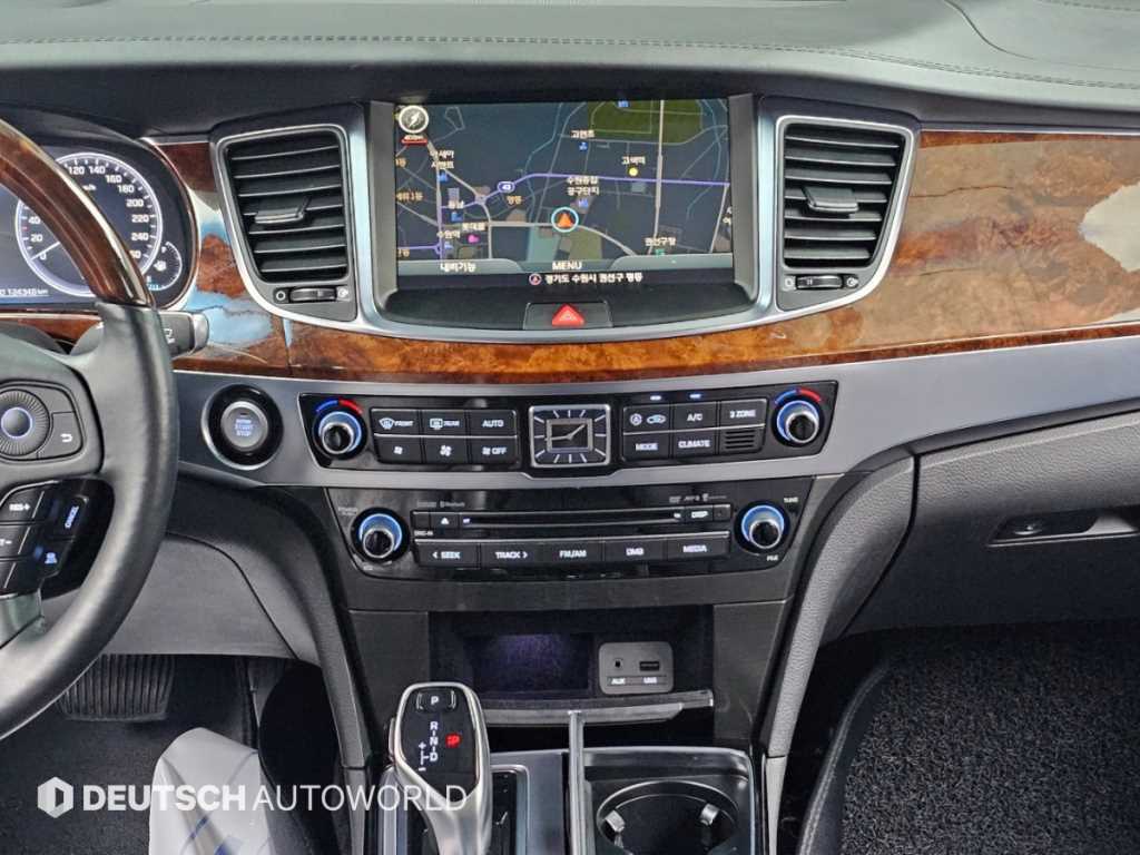 Hyundai Equus — photo 14