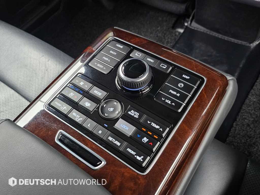 Hyundai Equus — photo 16