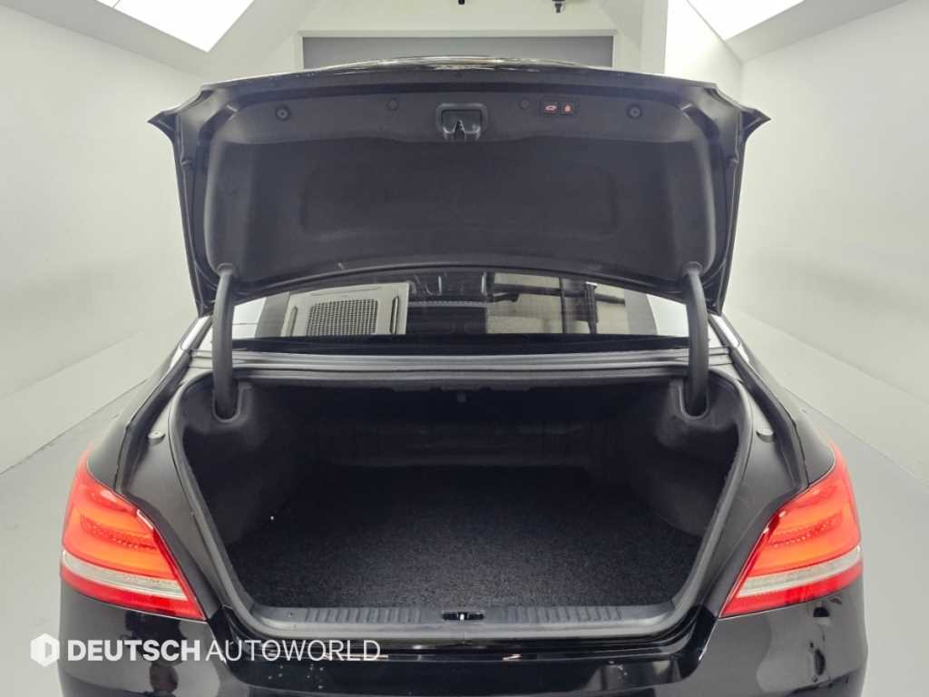 Hyundai Equus — photo 19