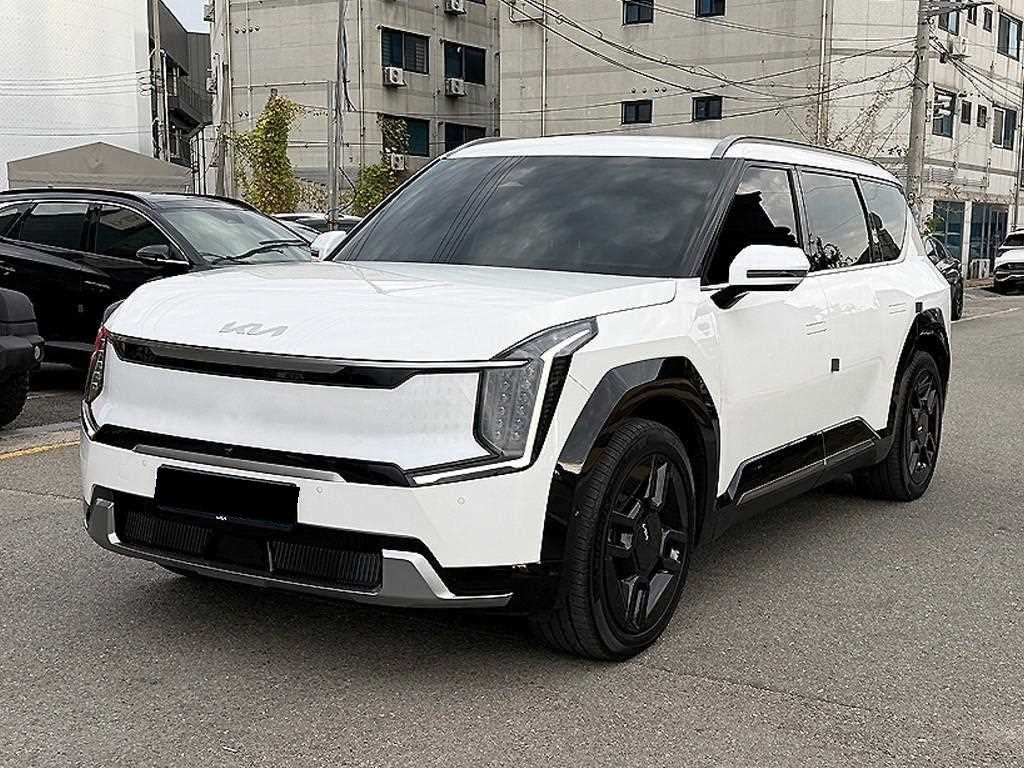 Kia EV9 — photo 02