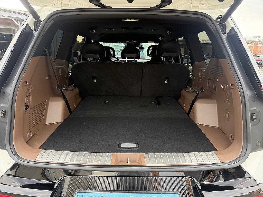 Kia EV9 — photo 17