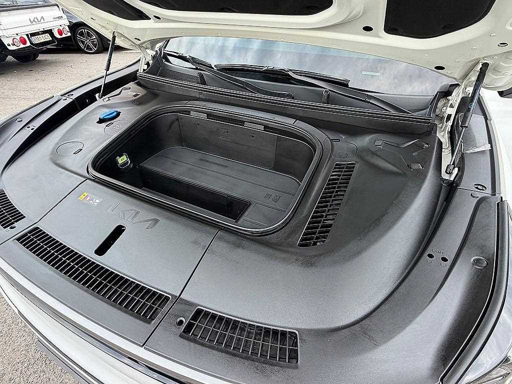 Kia EV9 — photo 18