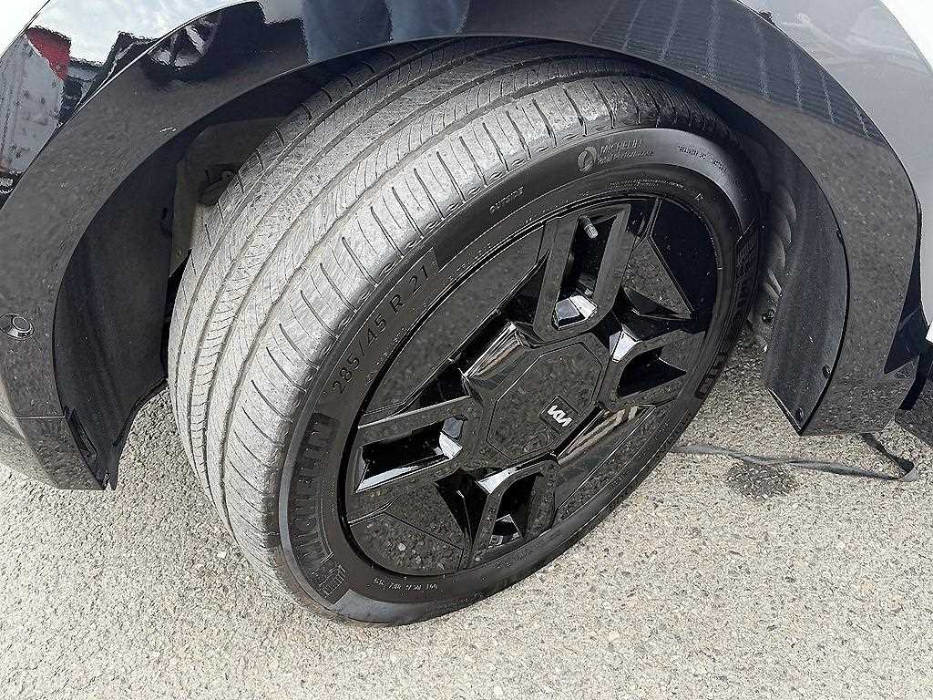 Kia EV9 — photo 19