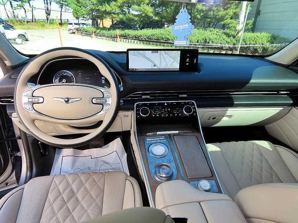 Genesis GV80 — photo 07