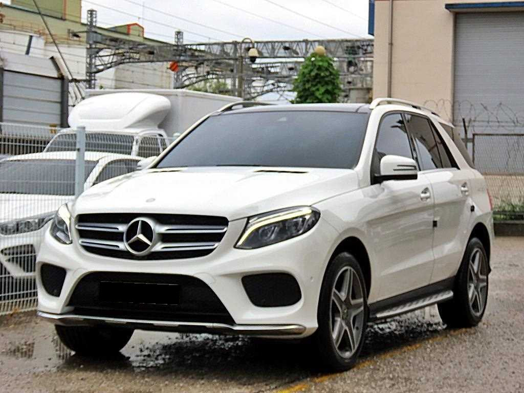 Mercedes-Benz GLE-Class — photo 02