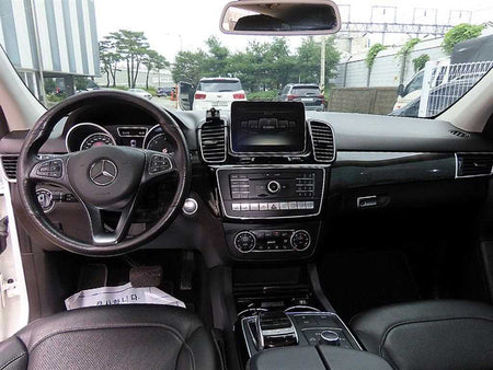 Mercedes-Benz GLE-Class — photo 07