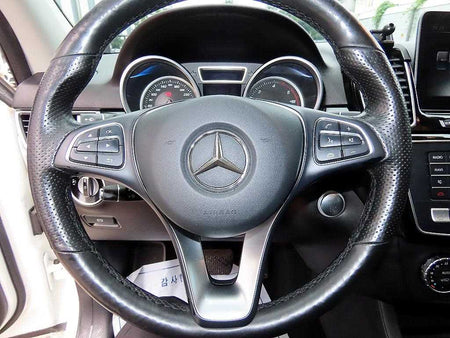 Mercedes-Benz GLE-Class — photo 08