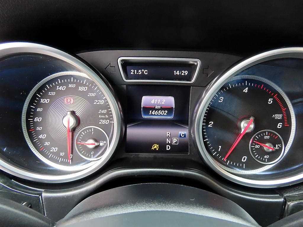 Mercedes-Benz GLE-Class — photo 09