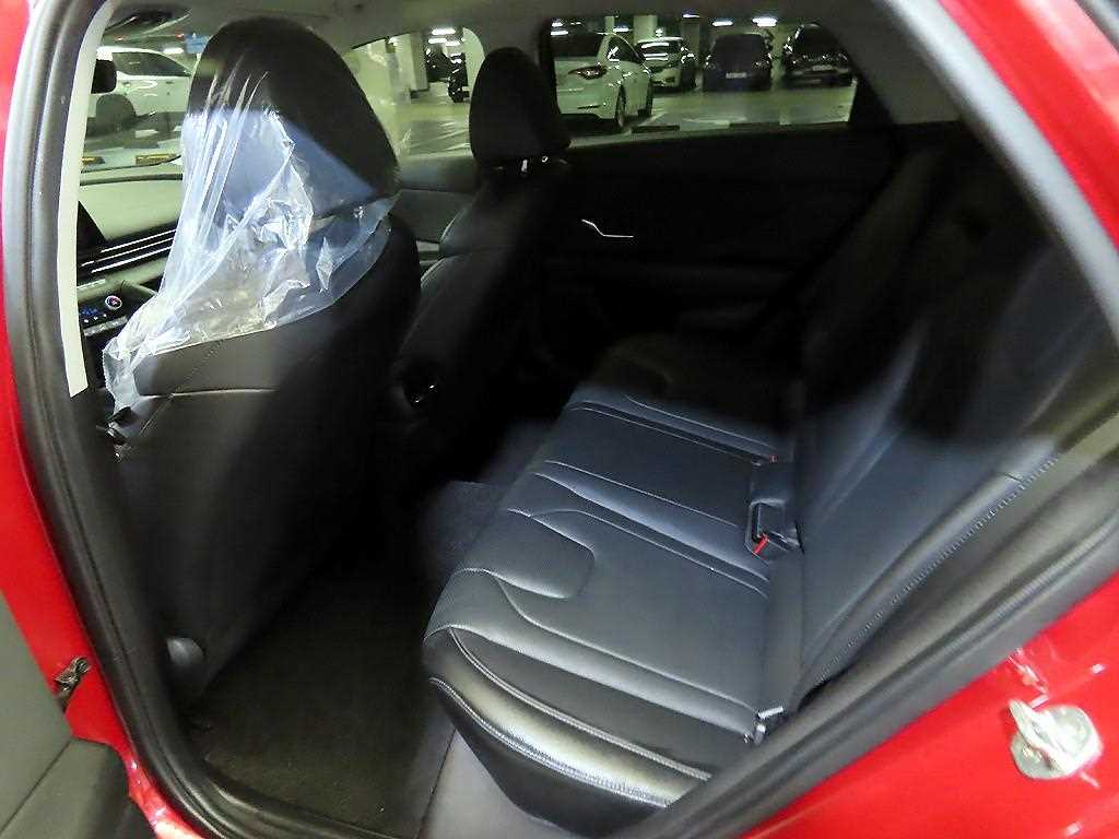 Hyundai Avante — photo 07