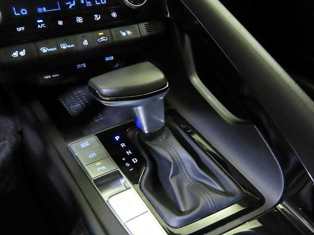 Hyundai Avante — photo 12