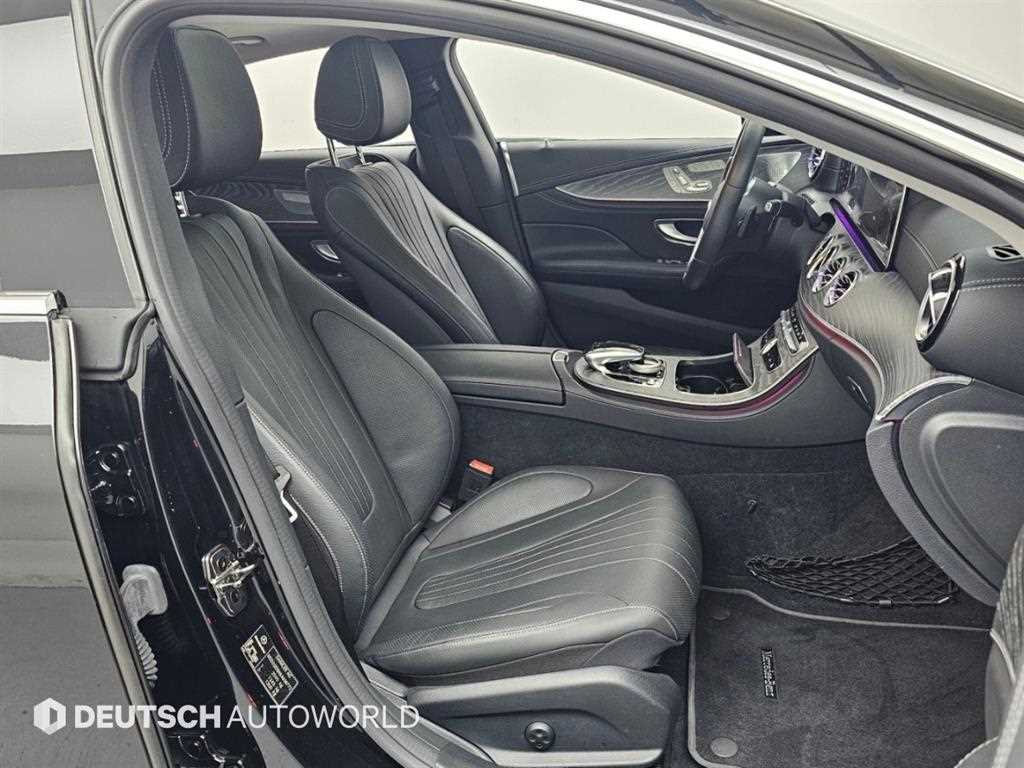 Mercedes-Benz CLS-Class — photo 10