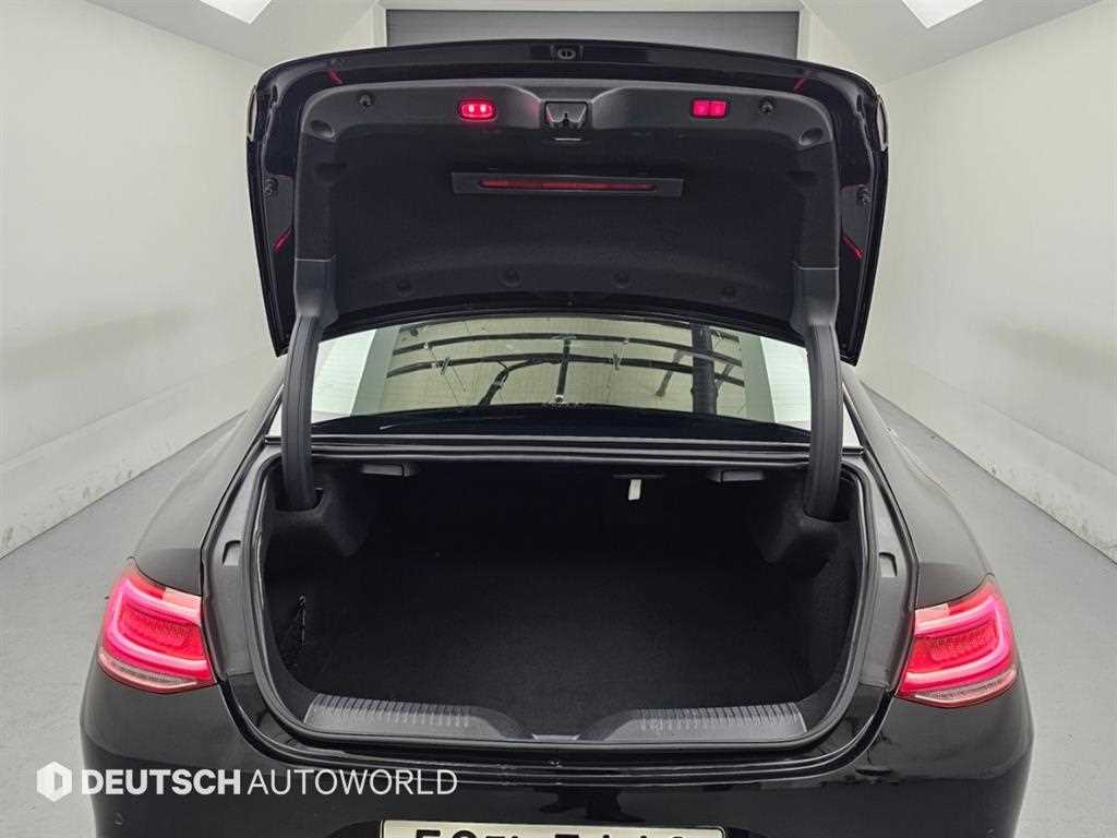 Mercedes-Benz CLS-Class — photo 19