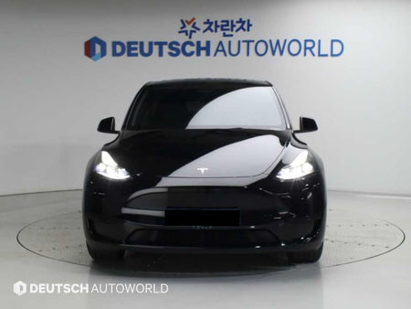 Tesla Model Y — photo 03