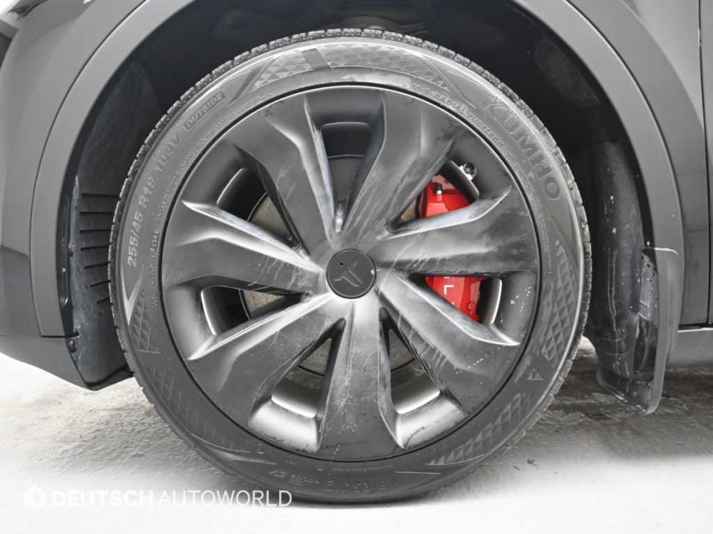 Tesla Model Y — photo 05