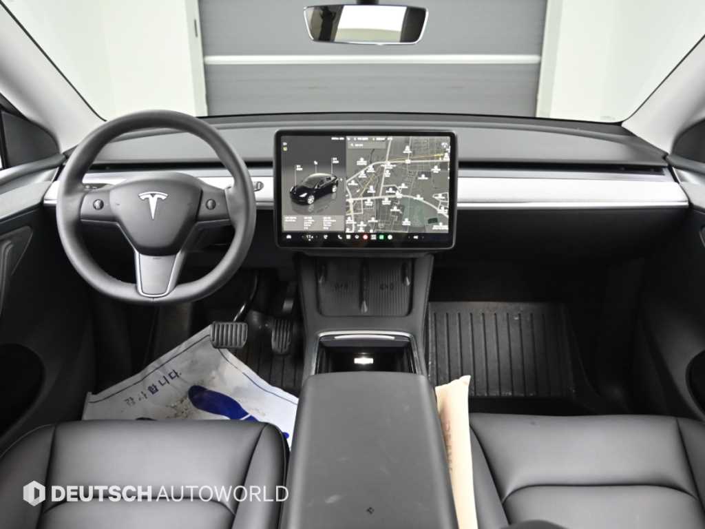 Tesla Model Y — photo 07