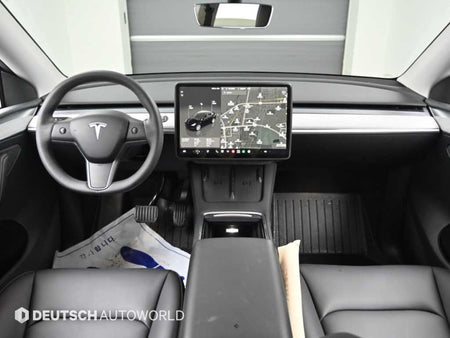 Tesla Model Y — photo 07