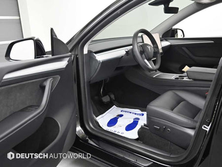 Tesla Model Y — photo 11