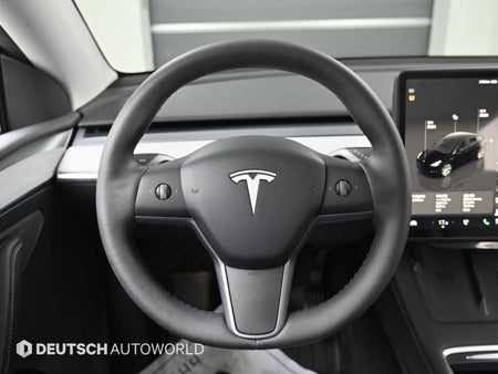 Tesla Model Y — photo 13
