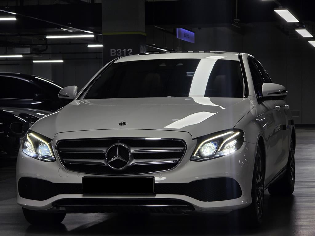 Mercedes-Benz E-Class — photo 01