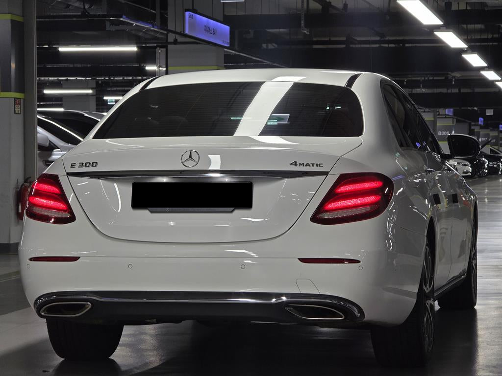 Mercedes-Benz E-Class — photo 02