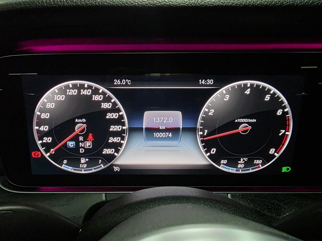 Mercedes-Benz E-Class — photo 06