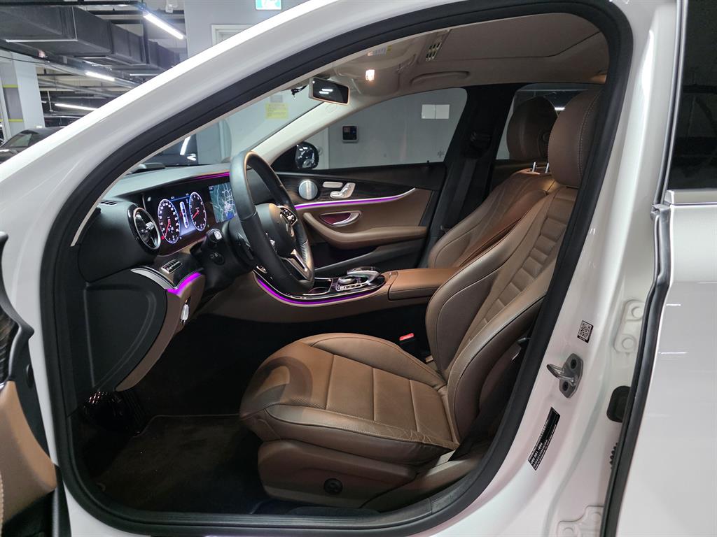 Mercedes-Benz E-Class — photo 07