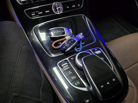 Mercedes-Benz E-Class — photo 10