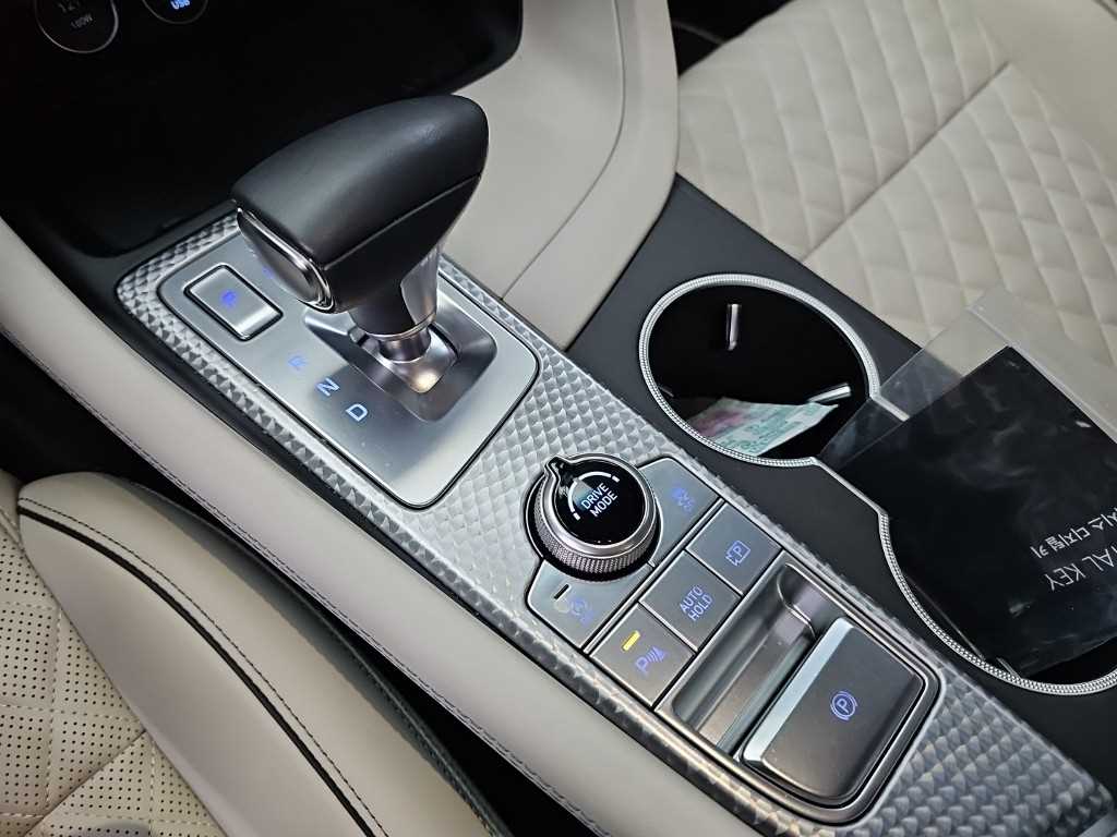 Genesis G70 — photo 08