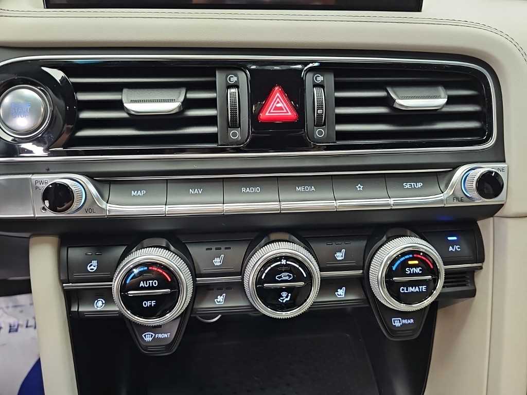 Genesis G70 — photo 10
