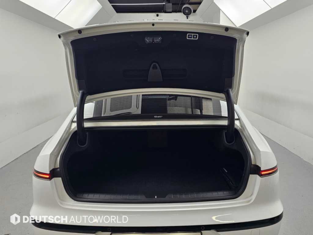 Hyundai Grandeur — photo 19