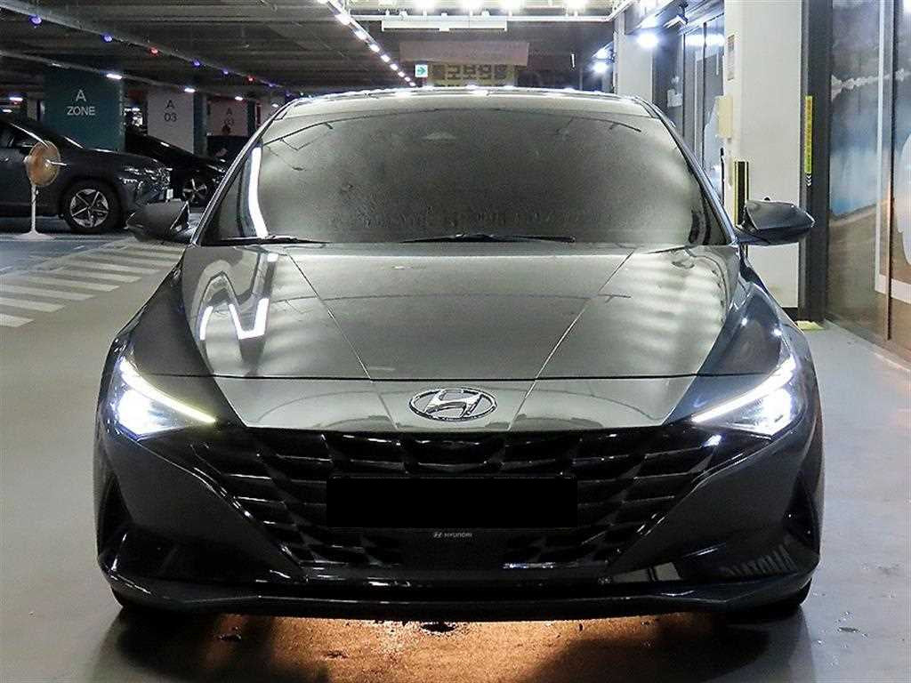 Hyundai Avante — photo 02
