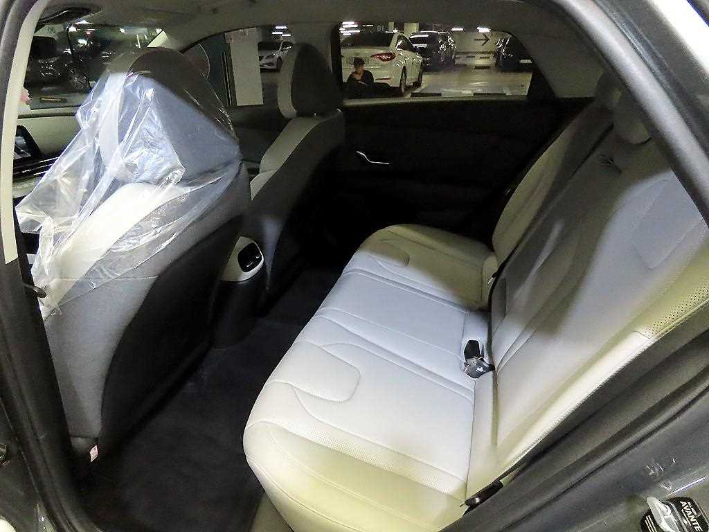 Hyundai Avante — photo 07