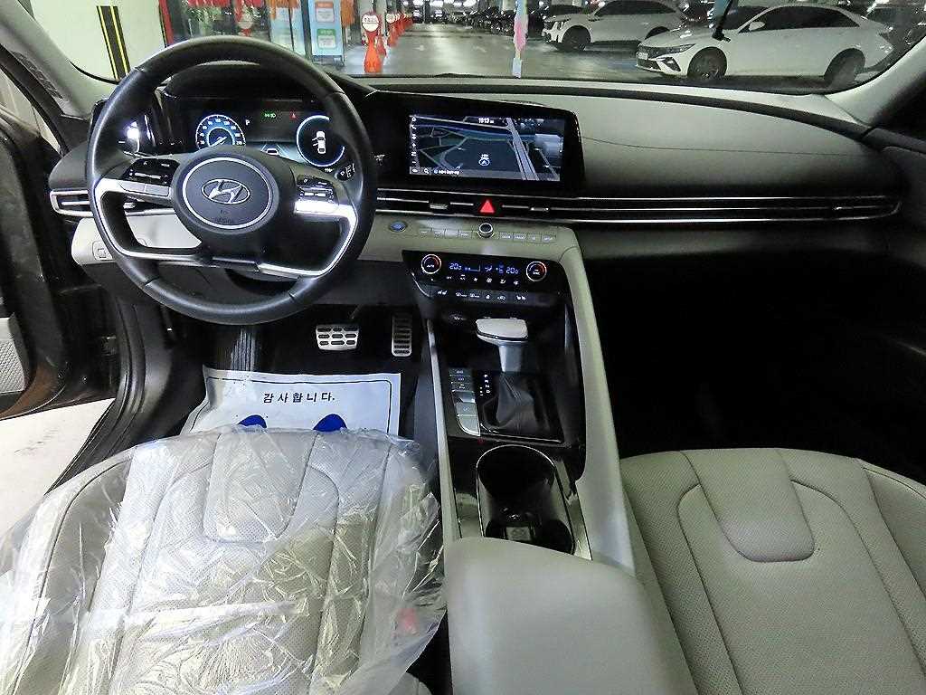 Hyundai Avante — photo 10