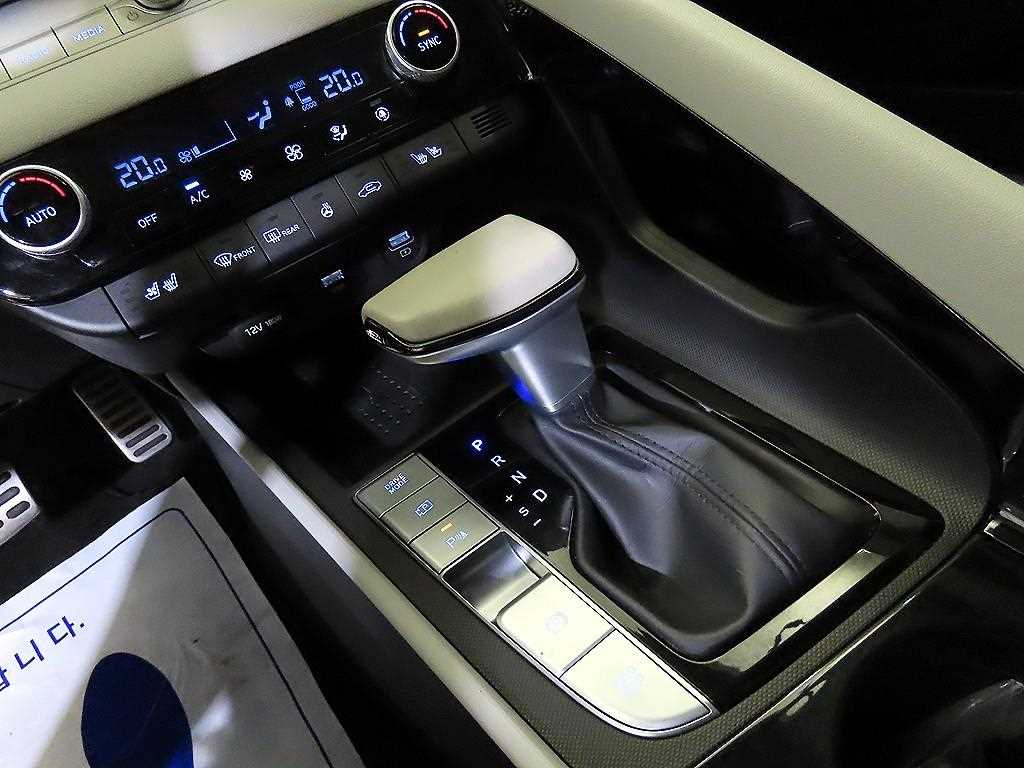Hyundai Avante — photo 12