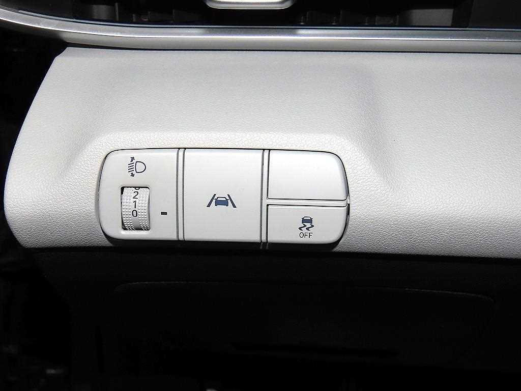 Hyundai Avante — photo 14