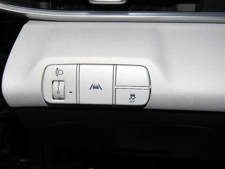 Hyundai Avante — photo 14