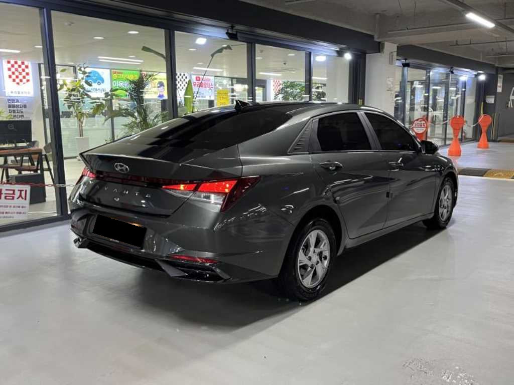 Hyundai Avante — photo 04