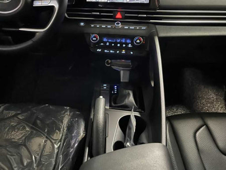 Hyundai Avante — photo 09