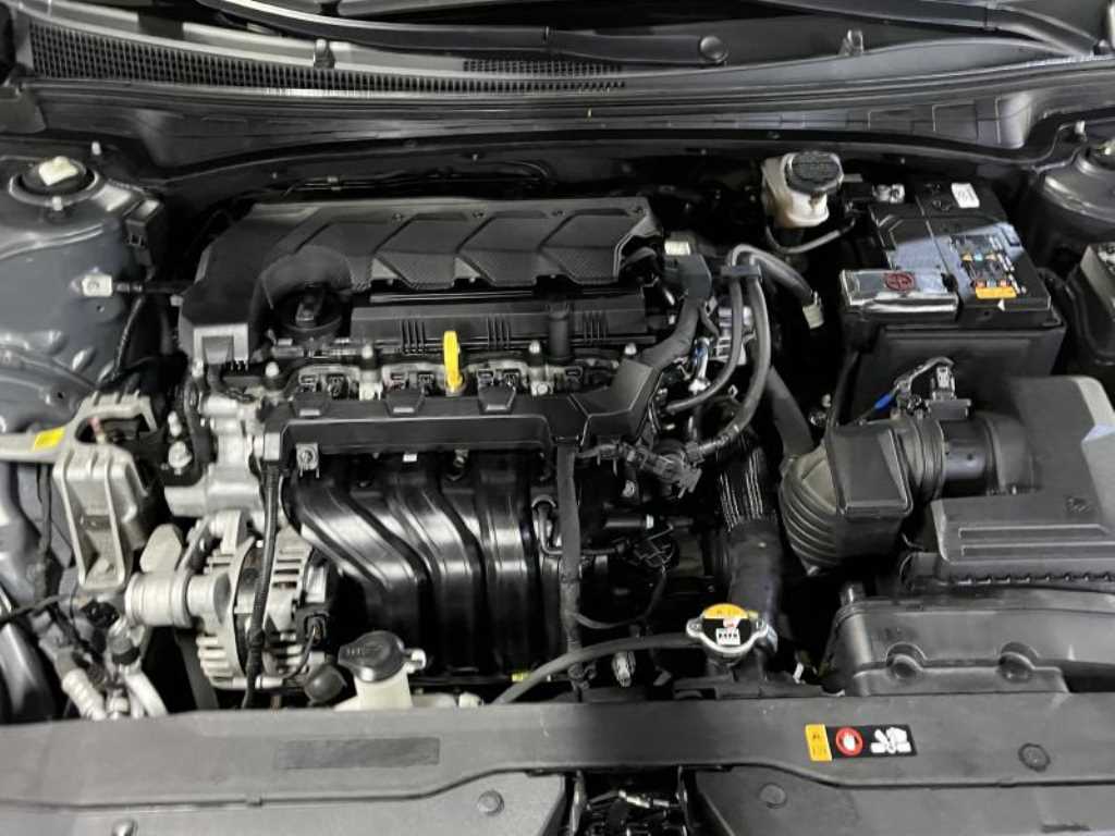 Hyundai Avante — photo 17