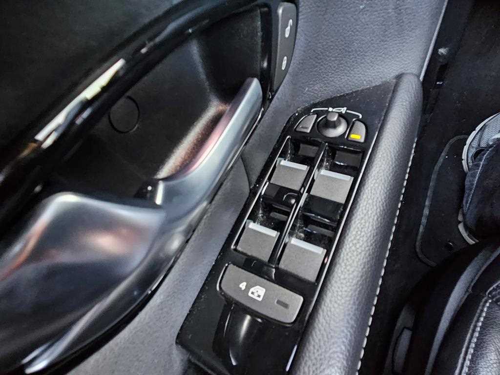 Land Rover Range Rover Evoque — photo 13