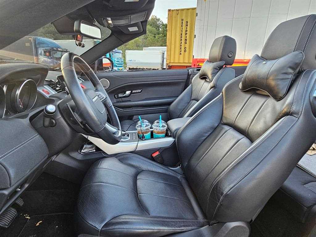Land Rover Range Rover Evoque — photo 16
