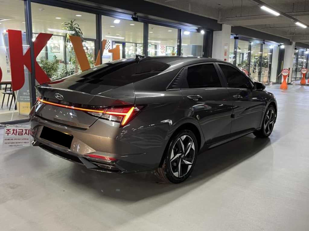 Hyundai Avante — photo 04
