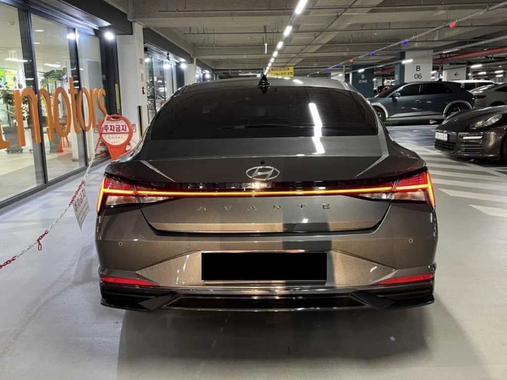 Hyundai Avante — photo 05