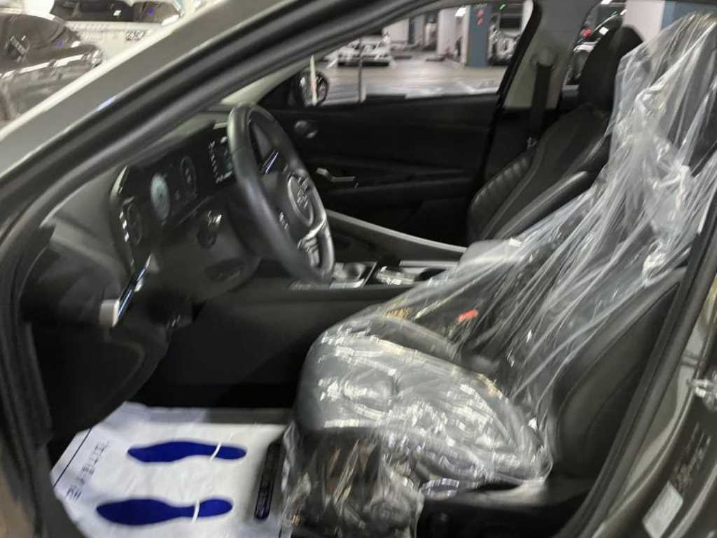 Hyundai Avante — photo 11