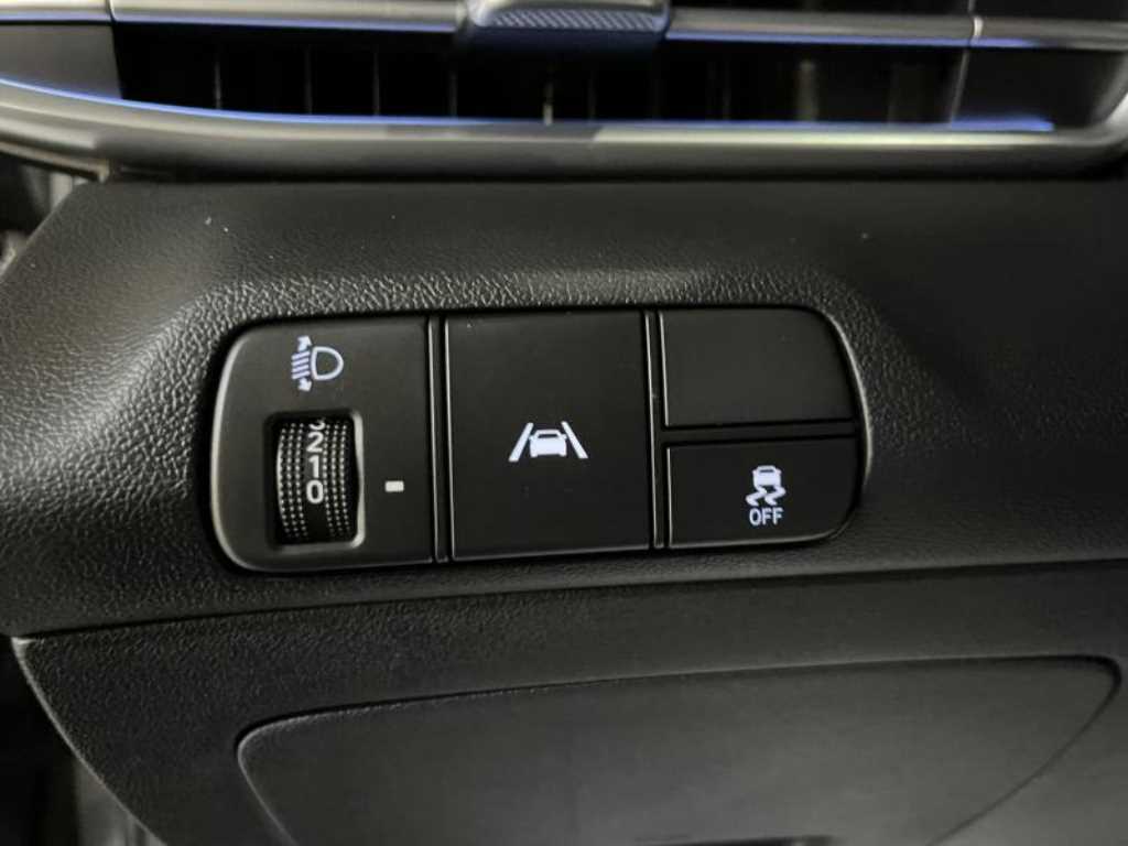Hyundai Avante — photo 13