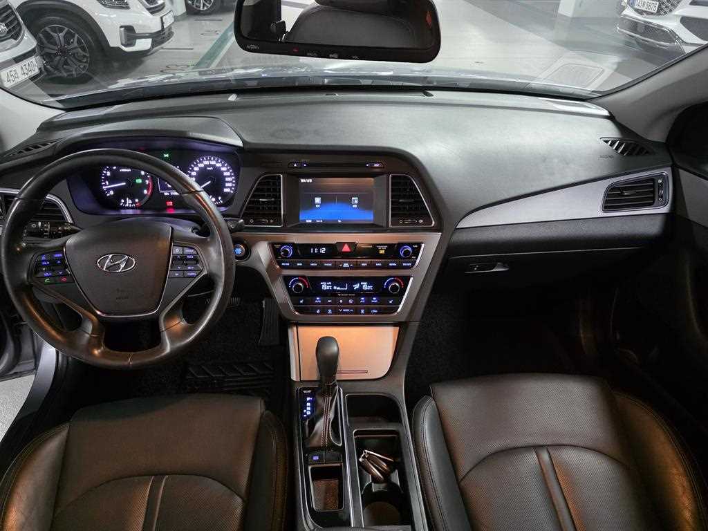 Hyundai Sonata — photo 09