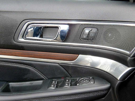 Ford Explorer — photo 11