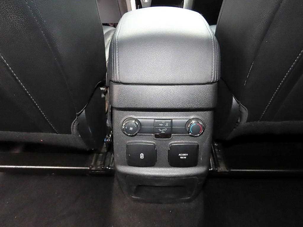 Ford Explorer — photo 15